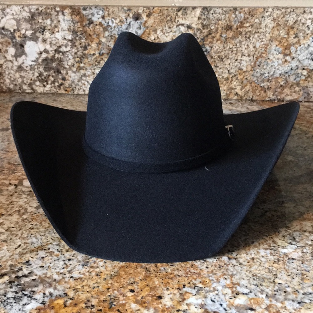 Sold !Black cowboy hat for men or women🙃